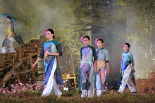 The Aodai show held within Hue Festival 2010 (Photo: internet)