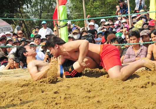 Sinh village's wrestling festival