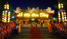 Tại đêm hội