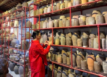 Prof. Dr. Thai Kim Lan founded Huong river museum of ancient pottery (photo: Thai Hung)