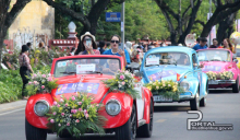 Đoàn xe cổ chào mừng Tuần lễ Festival Huế 2022 trên đường phố Huế