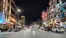 Hai Ba Trung pedestrian street by night