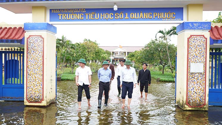 Phó Chủ tịch Thường trực UBND tỉnh Nguyễn Thanh Bình thăm, kiểm tra tại Trường Tiểu học số 01 Quảng Phước