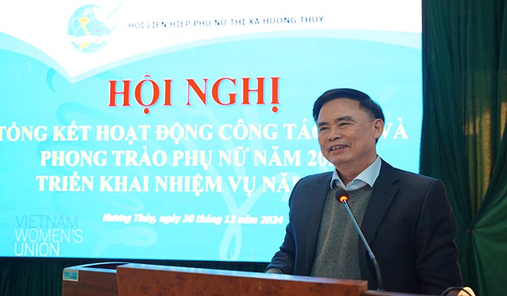 Bí thư Thị ủy Lê Ngọc Sơn phát biểu tại hội nghị