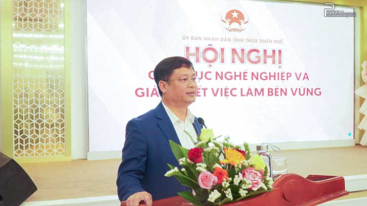 Phó Chủ tịch Thường trực UBND tỉnh Nguyễn Thanh Bình phát biểu tại hội nghị