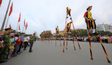 Đoàn Cà kheo đến từ Vương quốc Bỉ lần thứ 5 tham dự Festival Huế