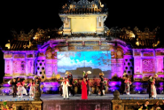 Tại Festival nghề truyền thống Huế 2015