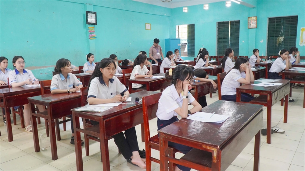 Huế lọt vào Top 10 địa phương có điểm trung bình cao nhất kỳ thi tốt nghiệp THPT năm 2025 Huế lọt vào Top 10 địa phương có điểm trung bình cao nhất kỳ thi tốt nghiệp THPT năm 2025