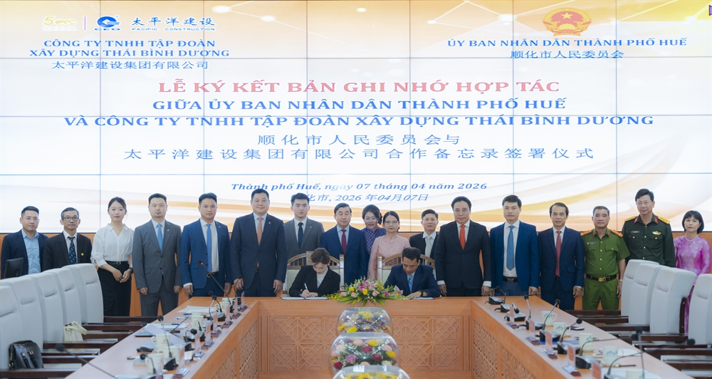 People's Committee of Hue City signs a Memorandum of Understanding for cooperation with Pacific Construction Group Co., Ltd.