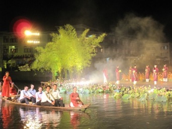 Tại Festival Nghề truyền thống Huế 2009 (Ảnh minh họa)