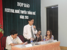 Tại buổi họp báo